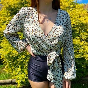 JOA long sleeve crop wrap top